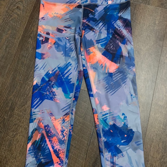 Fabletics crop leggings - Picture 3 of 3